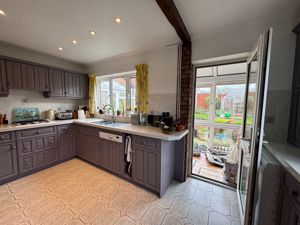 Kitchen- click for photo gallery